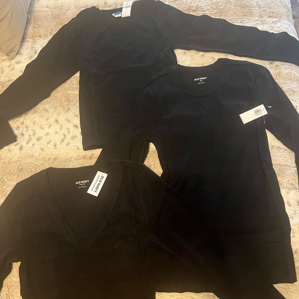 🇺🇸Old Navy Long Sleeve Tee Trio